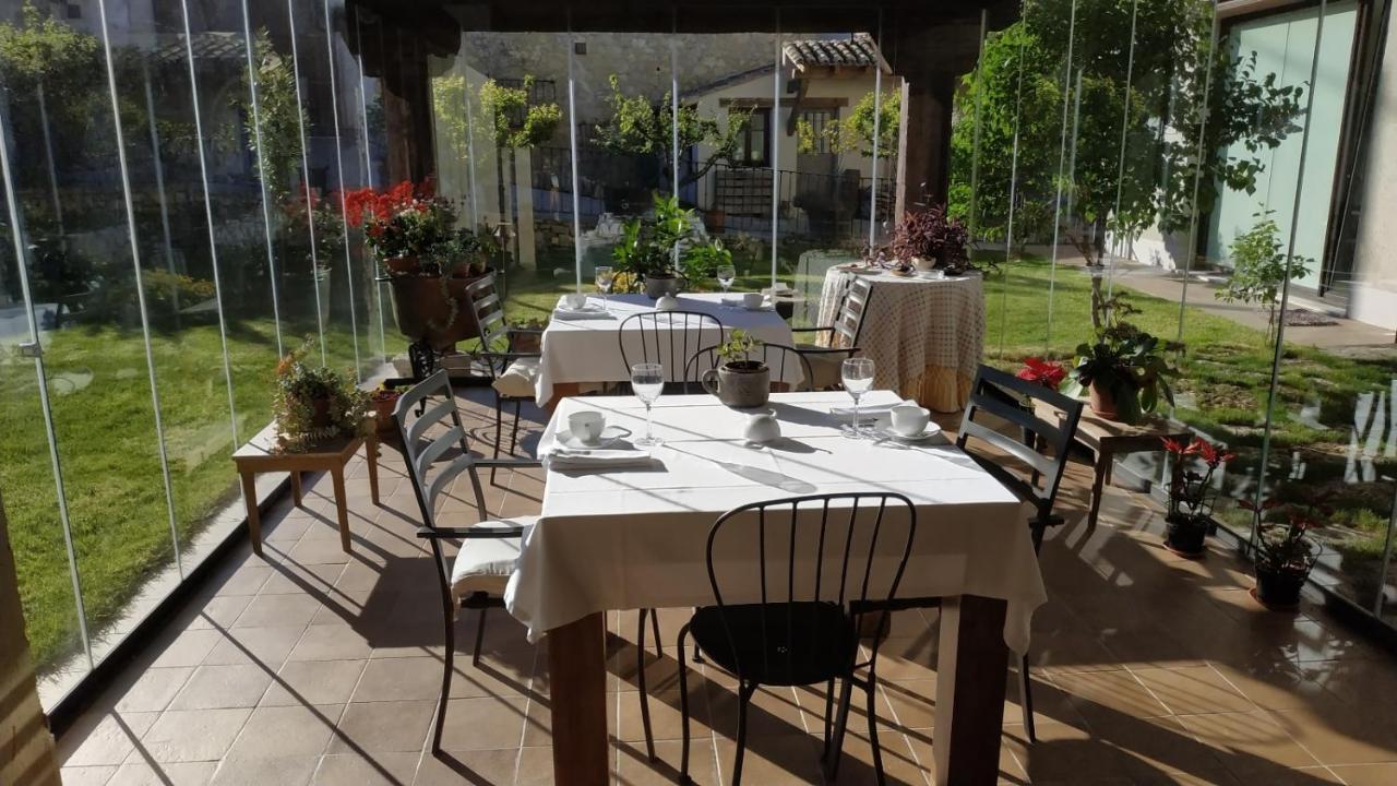 La Posada De Las Casitas Ampudia Exteriör bild